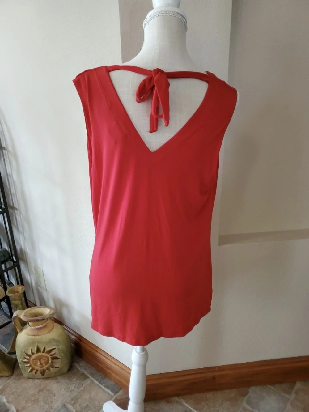 CAbi 3051 Scarlett Red Tie-Back Sleeveless Tank - Large - Picture 3 of 7